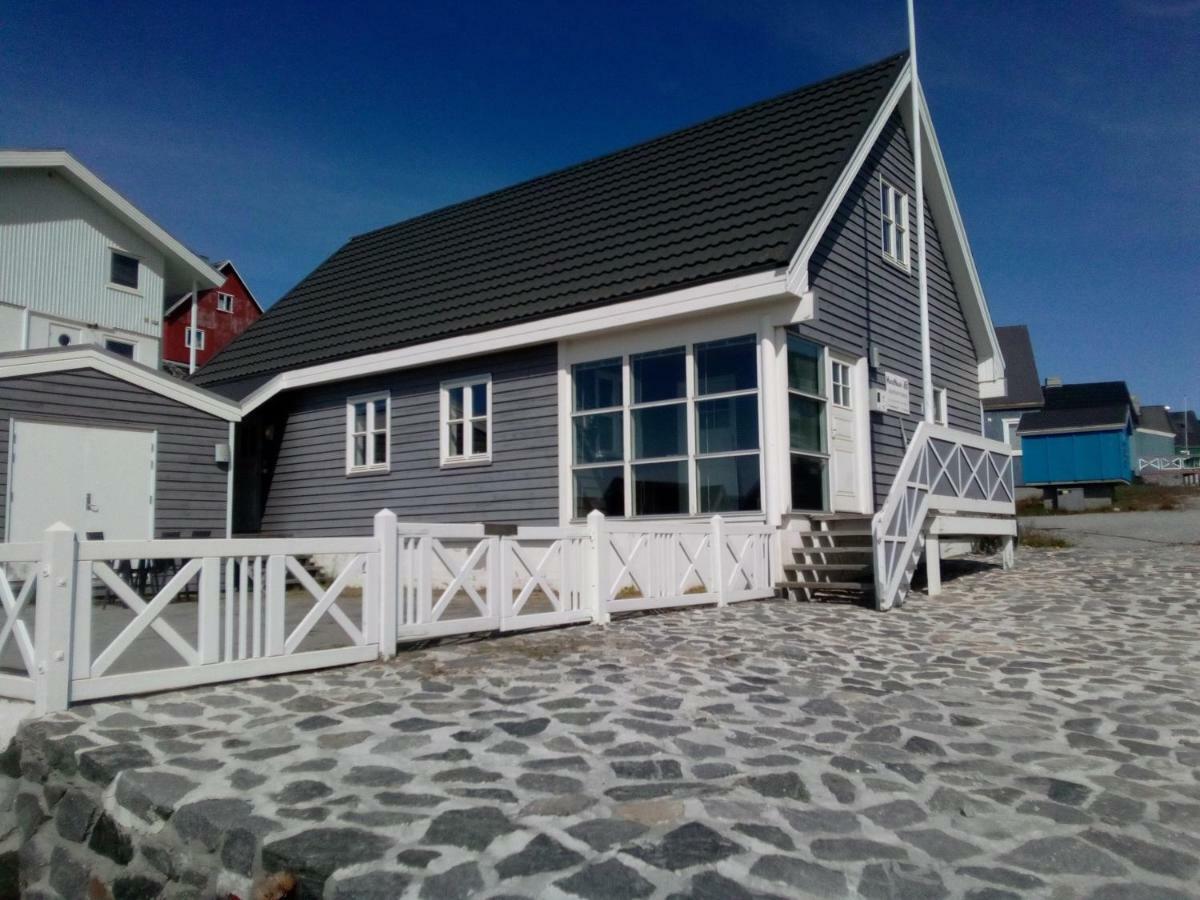 Hotel Nuuk - Apartment Nanoq Ngoại thất bức ảnh